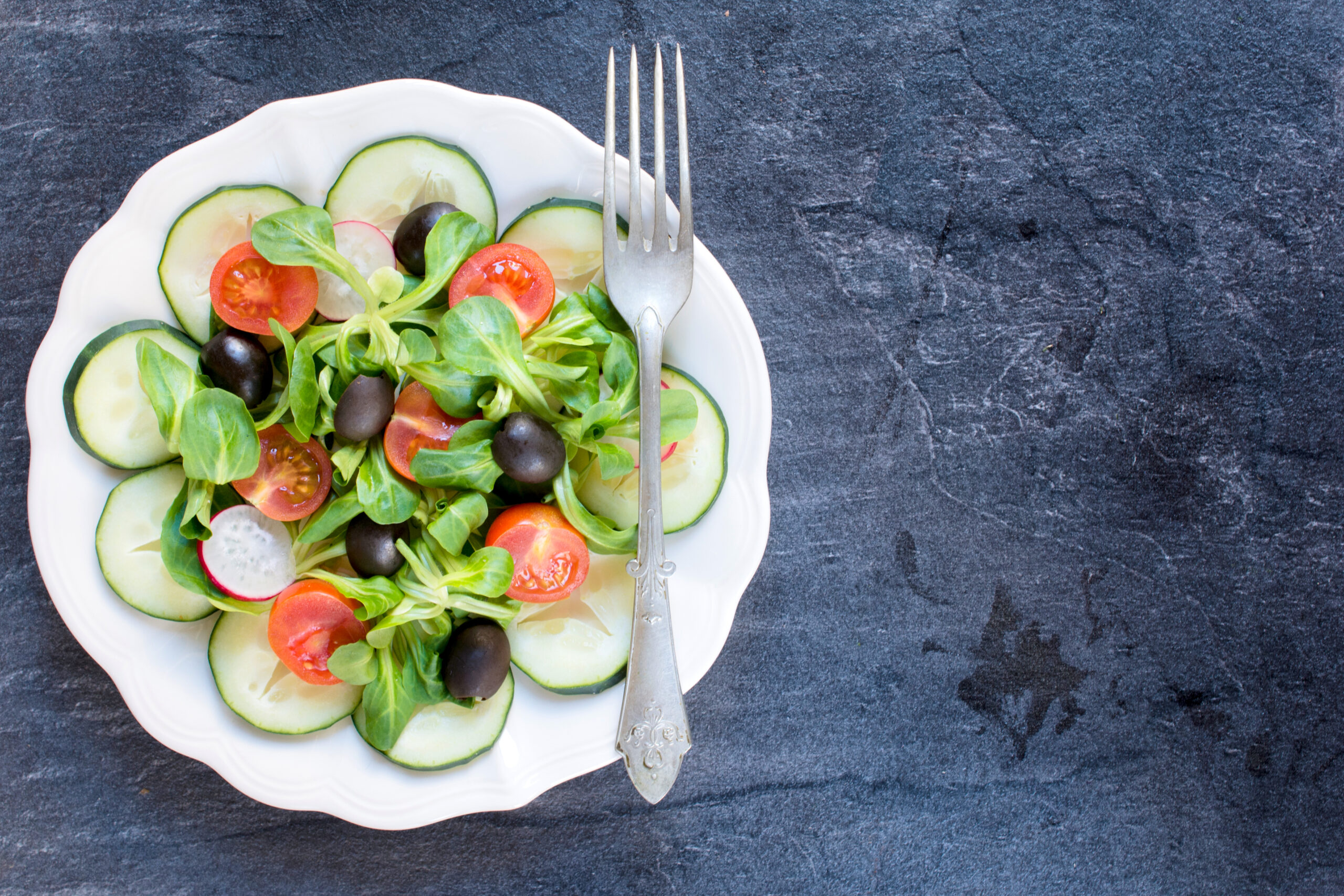 Dieting Mistakes You're Probably Making (and How to Fix Them 3 vegetarian salad scaled